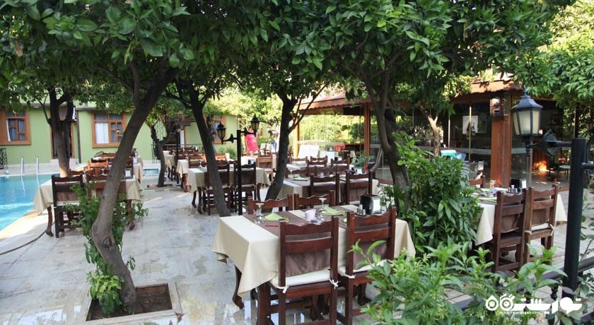 رستوران فضای باز هتل اسکار